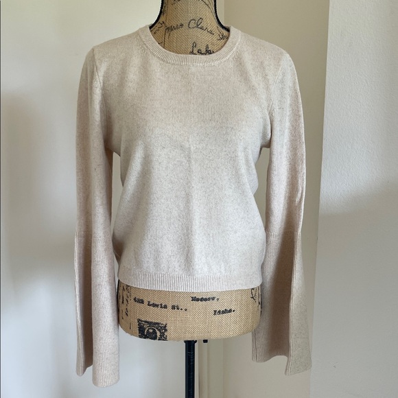 Parson Bell Sleeve